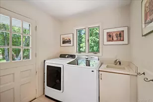 14 Pine Dr, Woodbury, NY 11797 - Photo 27