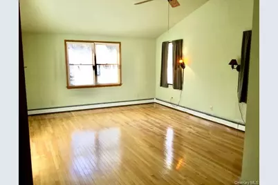 56 Gwendolyn Place, East Islip, NY 11730 - Photo 11
