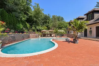 91 Crescent Beach Road, Glen Cove, NY 11542 - Photo 3