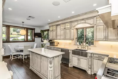 91 Crescent Beach Road, Glen Cove, NY 11542 - Photo 9