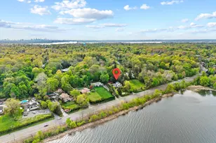 355A E Shore Rd, Great Neck, NY 11023 - Photo 3