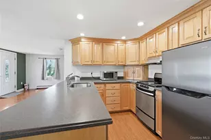 18 Marwood Pl, Stony Brook, NY 11790 - Photo 13