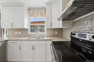 18 Marwood Pl, Stony Brook, NY 11790 - Photo 11
