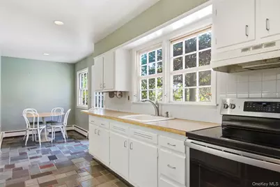 6 Oakland Lane, East Quogue, NY 11942 - Photo 13