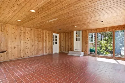 6 Oakland Lane, East Quogue, NY 11942 - Photo 11