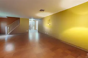 9 Oakwood Cir, Roslyn, NY 11576 - Photo 17