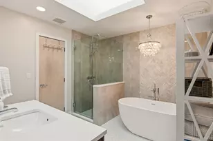 21 Shore Dr W, Copiague, NY 11726 - Photo 23