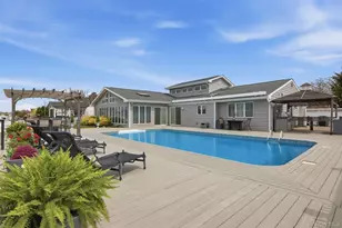 21 Shore Dr W, Copiague, NY 11726 - Photo 7