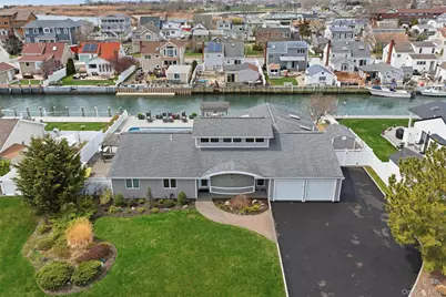 21 Shore Drive W, Copiague, NY 11726 - Photo 9