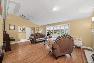 35 Hilldale Rd, Albertson, NY 11507 - Photo 3
