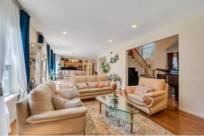 7 Stadium Boulevard, East Setauket, NY 11733 - Photo 19