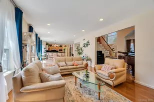 7 Stadium Blvd, East Setauket, NY 11733 - Photo 19