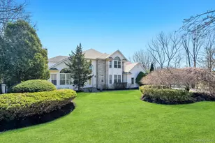 7 Stadium Blvd, East Setauket, NY 11733 - Photo 9