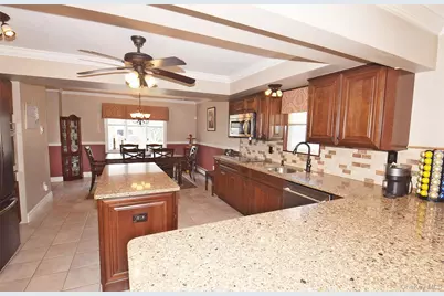 32 Lagoon Place, East Islip, NY 11730 - Photo 5
