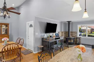 2489 Eileen Rd, Oceanside, NY 11572 - Photo 9