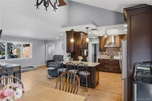 2489 Eileen Rd, Oceanside, NY 11572 - Photo 11