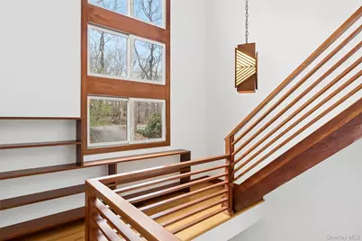 89 Isle Of Wight Road, East Hampton, NY 11937 - Photo 5