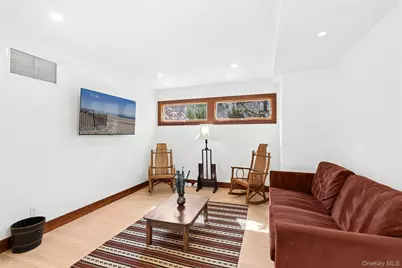 89 Isle Of Wight Road, East Hampton, NY 11937 - Photo 9
