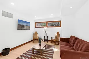 89 Isle of Wight Rd, East Hampton, NY 11937 - Photo 9
