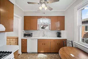 60-56 69th Ln, Maspeth, NY 11378 - Photo 21