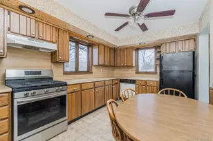 202 Dixon Ave, New York, NY 10303 - Photo 15