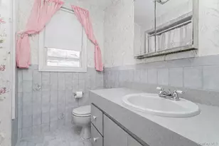 202 Dixon Ave, New York, NY 10303 - Photo 29