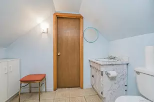 202 Dixon Ave, New York, NY 10303 - Photo 25