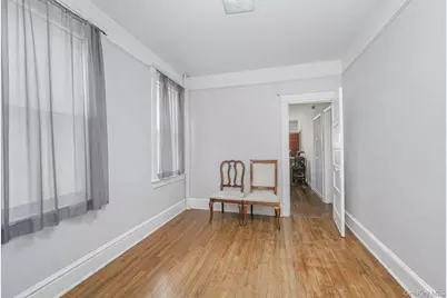 202 Dixon Avenue, New York, NY 10303 - Photo 7