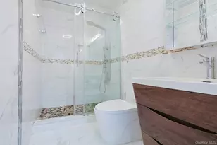 32-02 Murray Ln, Flushing, NY 11354 - Photo 15