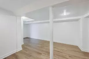 32-02 Murray Ln, Flushing, NY 11354 - Photo 11