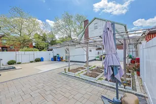 32-02 Murray Ln, Flushing, NY 11354 - Photo 27