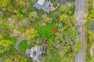 367A E Shore Rd, Great Neck, NY 11023 - Photo 3