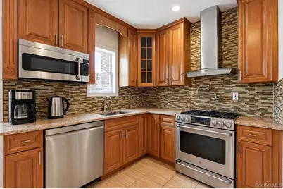 550 Cross Bay Boulevard, Broad Channel, NY 11693 - Photo 3