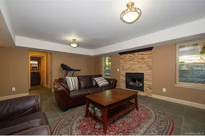 25 Evergreen Avenue, Poughkeepsie, NY 12601 - Photo 31