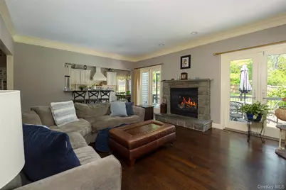 25 Evergreen Avenue, Poughkeepsie, NY 12601 - Photo 9