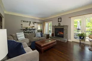 25 Evergreen Ave, Poughkeepsie, NY 12601 - Photo 9