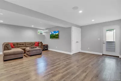 19 Oakwood Avenue, Miller Place, NY 11764 - Photo 39