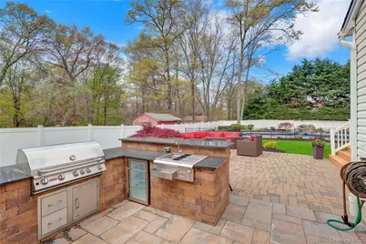 19 Oakwood Avenue, Miller Place, NY 11764 - Photo 11