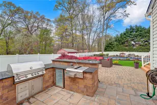 19 Oakwood Ave, Miller Place, NY 11764 - Photo 11