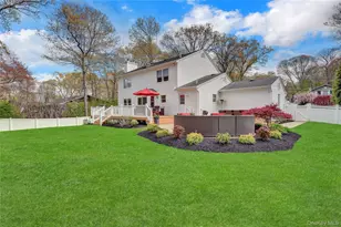 19 Oakwood Ave, Miller Place, NY 11764 - Photo 13