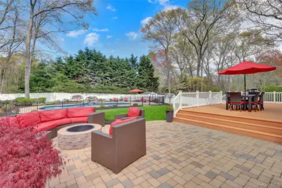 19 Oakwood Avenue, Miller Place, NY 11764 - Photo 9