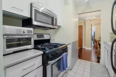 4 Martine #421, White Plains, NY 10606 - Photo 21