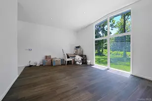 107 Wildwood Rd, Great Neck, NY 11024 - Photo 9