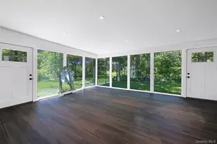 107 Wildwood Rd, Great Neck, NY 11024 - Photo 5