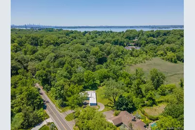 107 Wildwood Road, Great Neck, NY 11024 - Photo 13