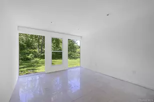 107 Wildwood Rd, Great Neck, NY 11024 - Photo 7