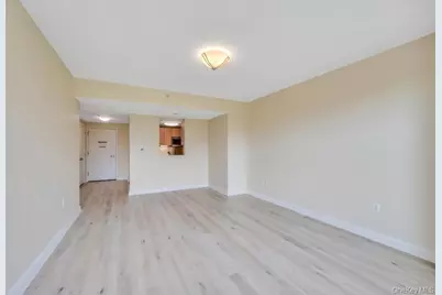 300 E Overlook #240, Port Washington, NY 11050 - Photo 3