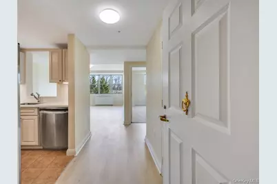 300 E Overlook #240, Port Washington, NY 11050 - Photo 1