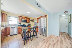 82 E Seacrest Ave, Lindenhurst, NY 11757 - Photo 5