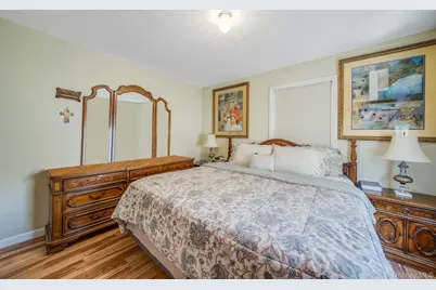 82 E Seacrest Avenue, Lindenhurst, NY 11757 - Photo 15